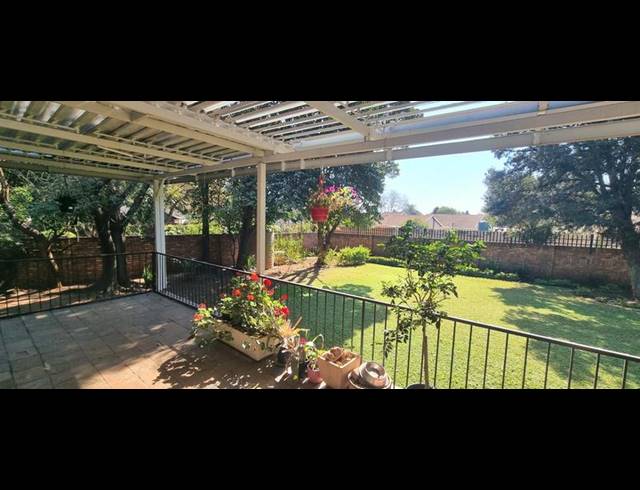 4 BEDROOM HOUSE FOR SALE IN WIERDA PARK